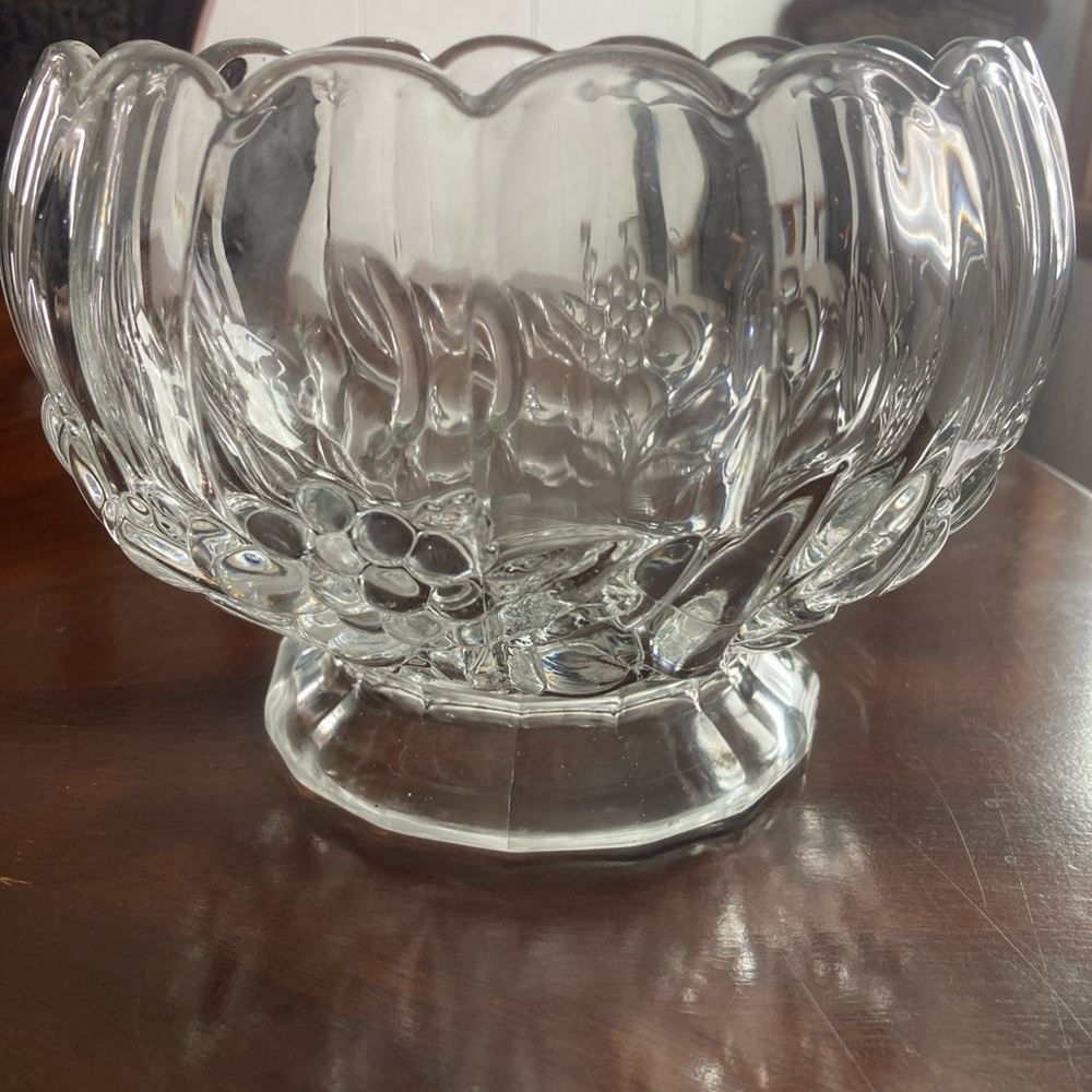 VTG clear pressed glass pedestal fruit bowl